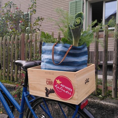 Die Aarventskalender-Säckli sind aus ultraleichtem, 100% recyceltem Druckausschusspapier.